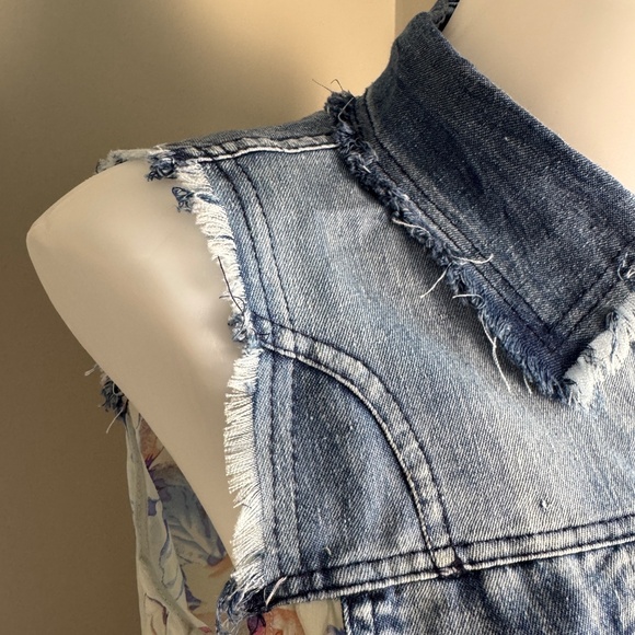 Papillion Sleeveless Denim Yoke Sheer Button Up Floral Top Size Small Festival - Picture 6 of 14